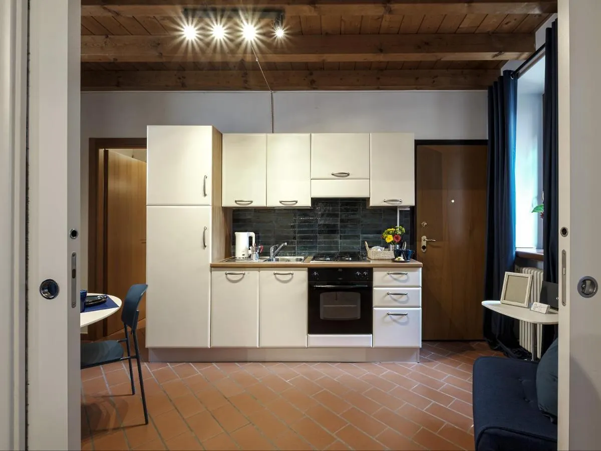Xenia19 In Pieno Centro Storico Apartment Peschiera del Garda Italy
