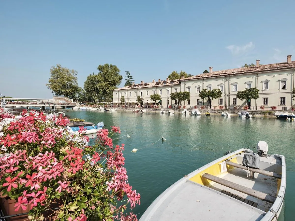 Xenia19 In Pieno Centro Storico Apartment Peschiera del Garda